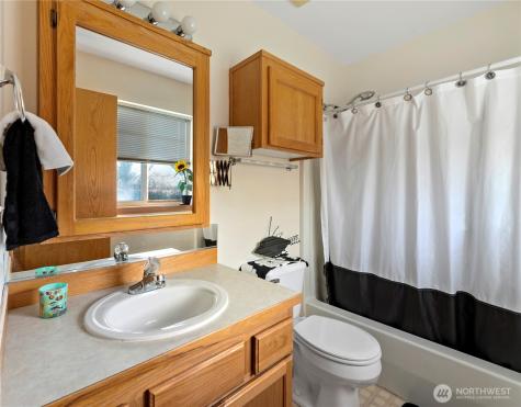 161 W Whidbey Avenue Oak Harbor WA 98277