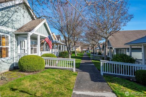 161 W Whidbey Avenue Oak Harbor WA 98277