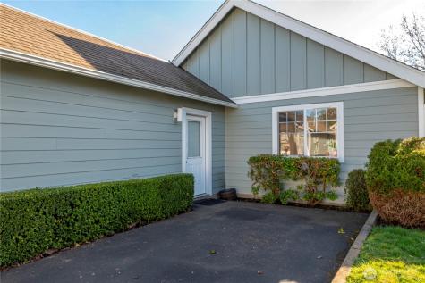 161 W Whidbey Avenue Oak Harbor WA 98277