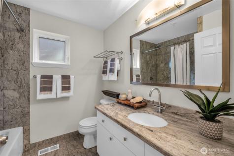 1541 Cherrylane Place S Seattle WA 98144