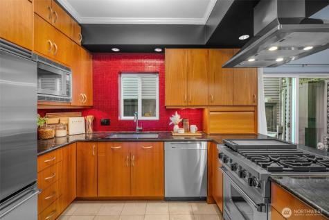 1541 Cherrylane Place S Seattle WA 98144