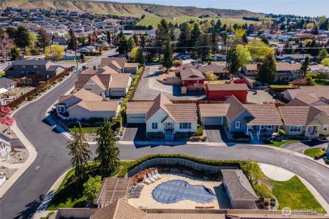 1494 Eastmont East Wenatchee WA 98802