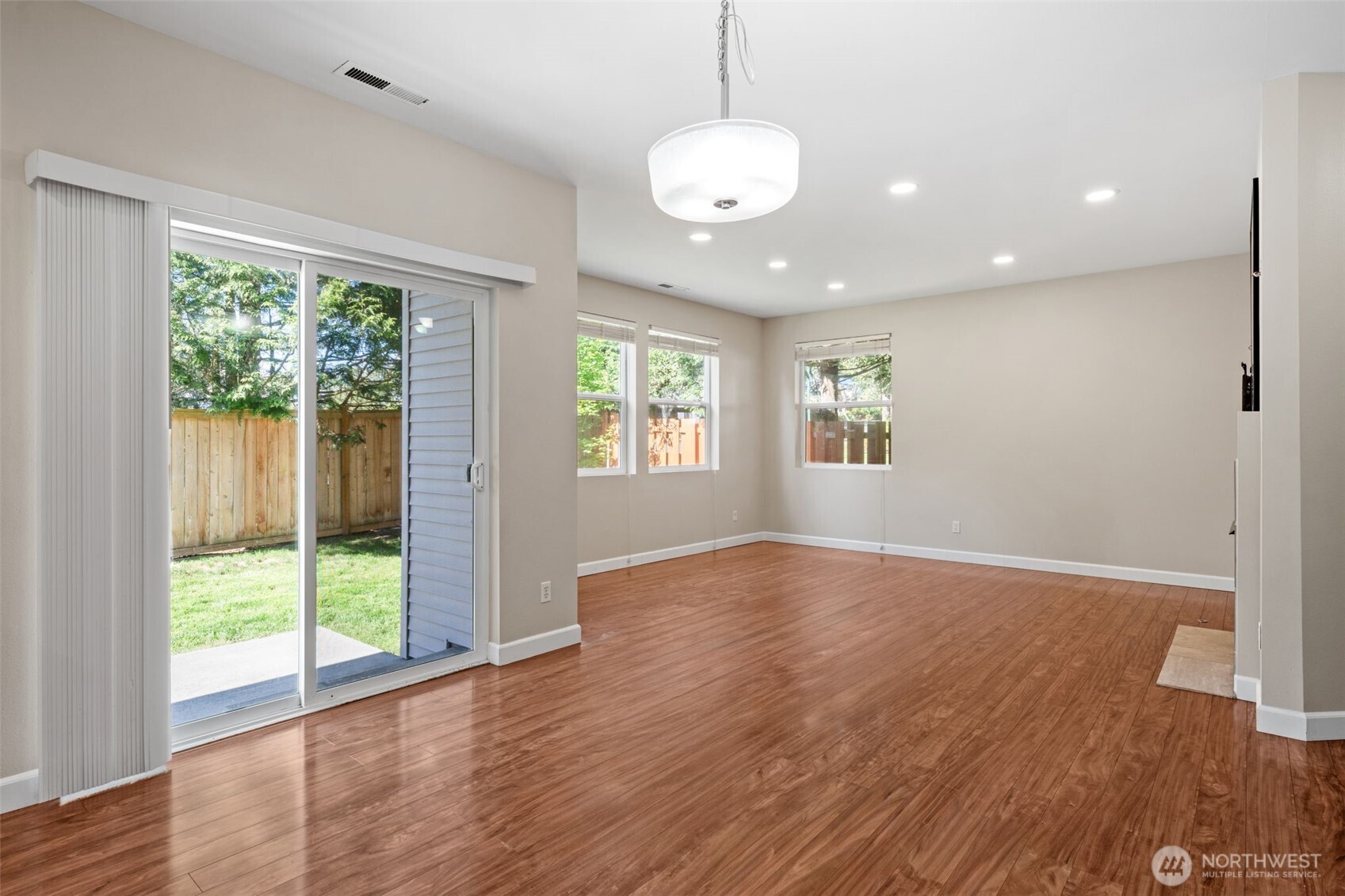 6529 Elizabeth Loop SE Auburn WA 98092