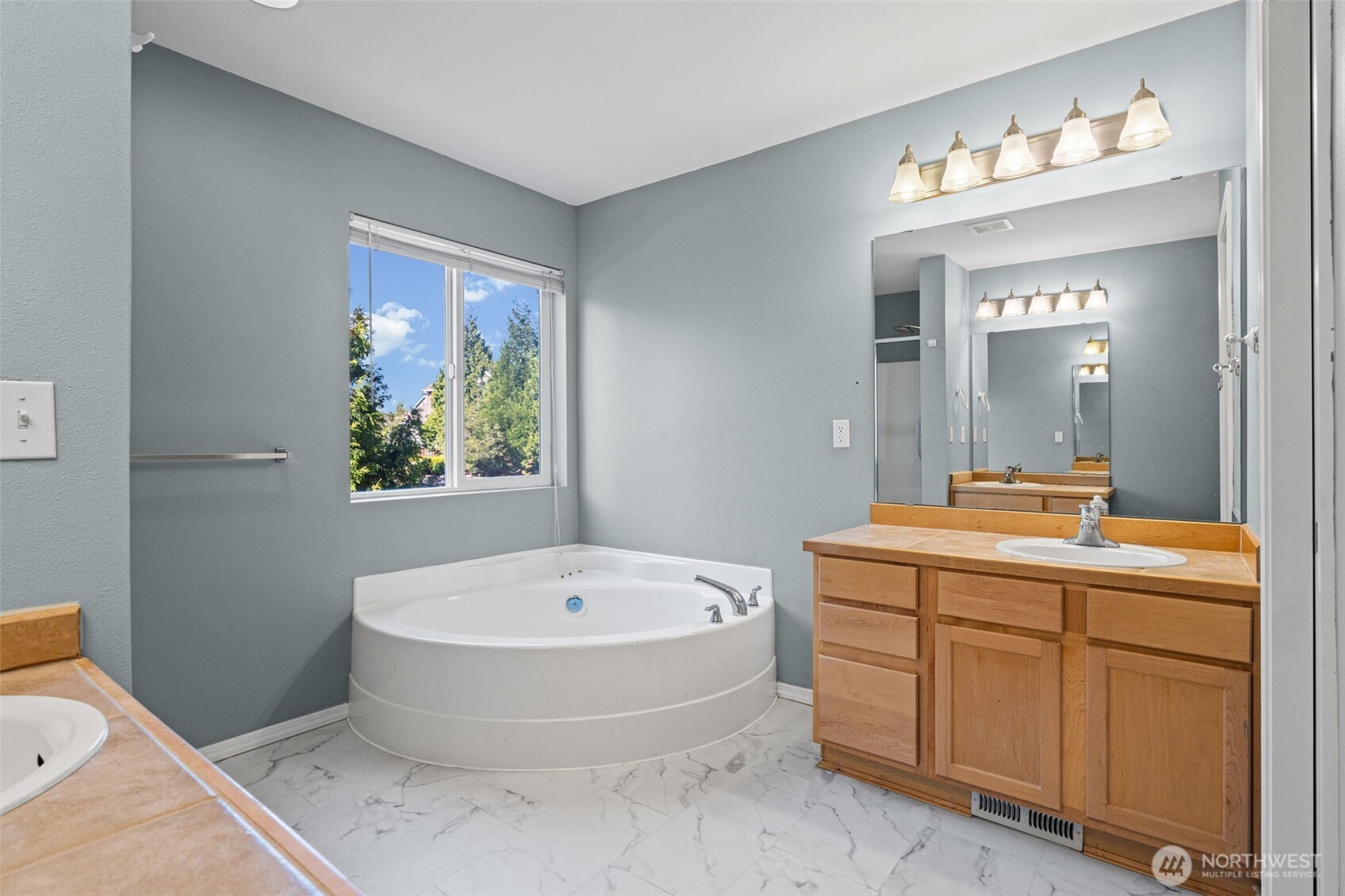 6529 Elizabeth Loop SE Auburn WA 98092