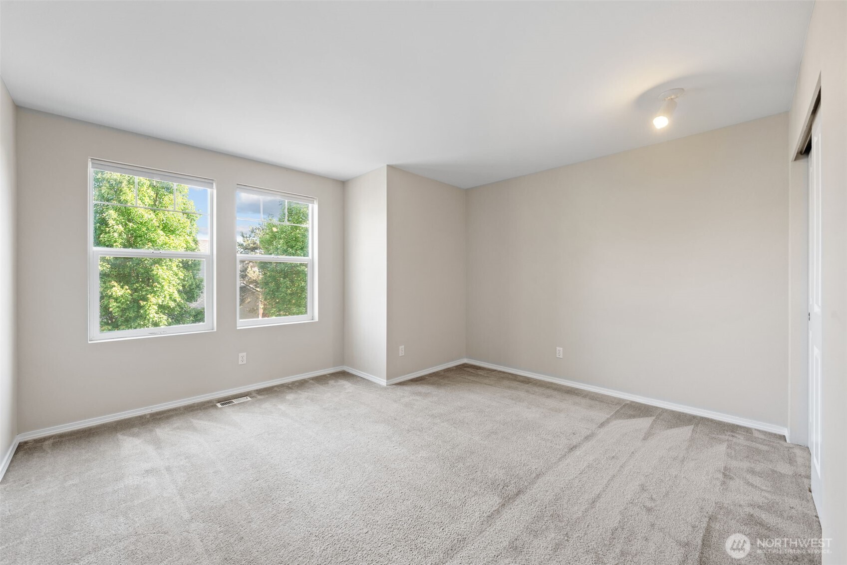 6529 Elizabeth Loop SE Auburn WA 98092