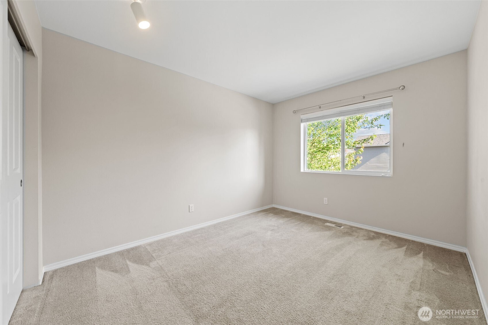 6529 Elizabeth Loop SE Auburn WA 98092