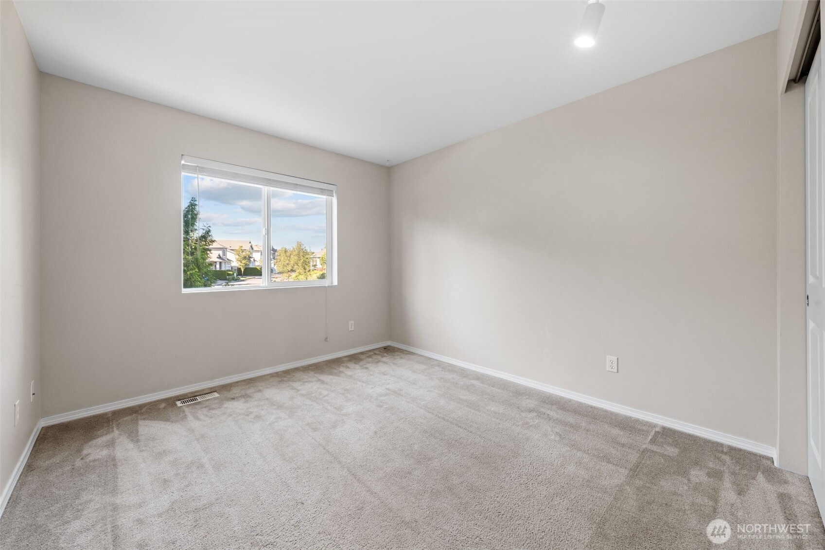 6529 Elizabeth Loop SE Auburn WA 98092