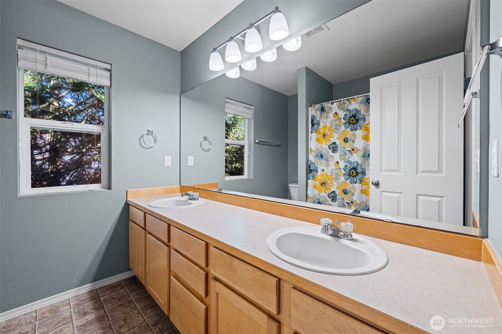6529 Elizabeth Loop SE Auburn WA 98092
