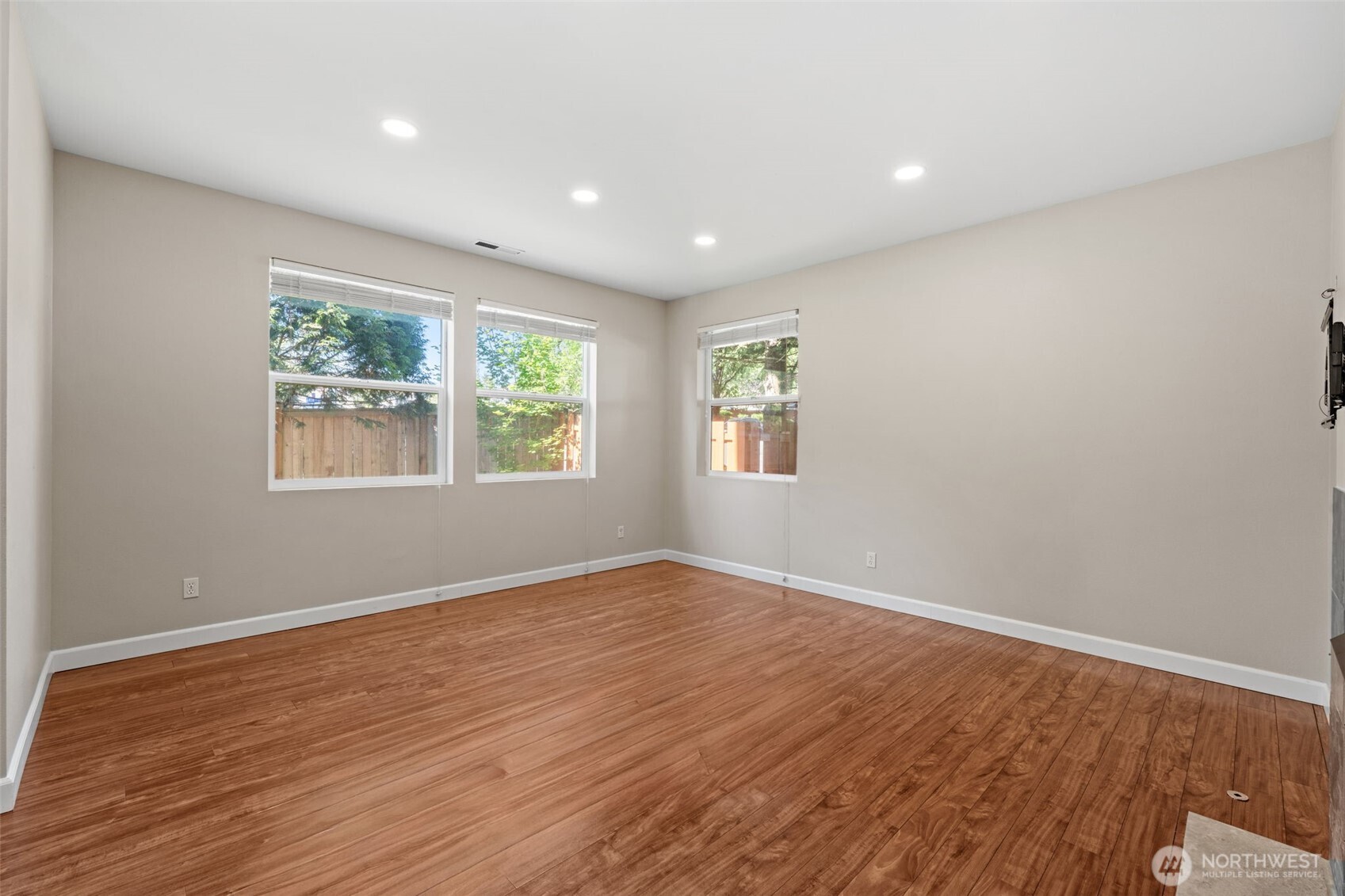 6529 Elizabeth Loop SE Auburn WA 98092