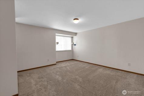 5706 99th Street Ct E Puyallup WA 98373