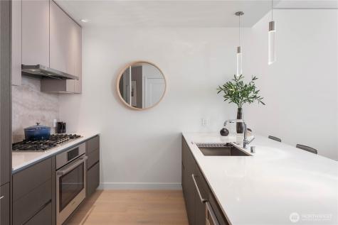 2510 6th Avenue Seattle WA 98121