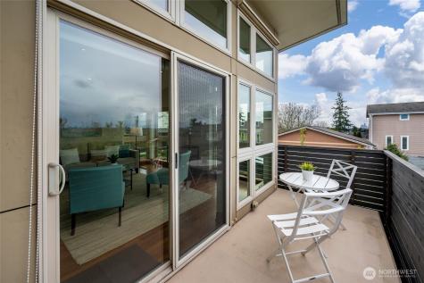 8218 2nd Avenue NE Seattle WA 98115