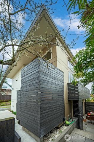 8218 2nd Avenue NE Seattle WA 98115