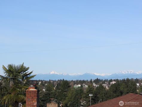 8218 2nd Avenue NE Seattle WA 98115