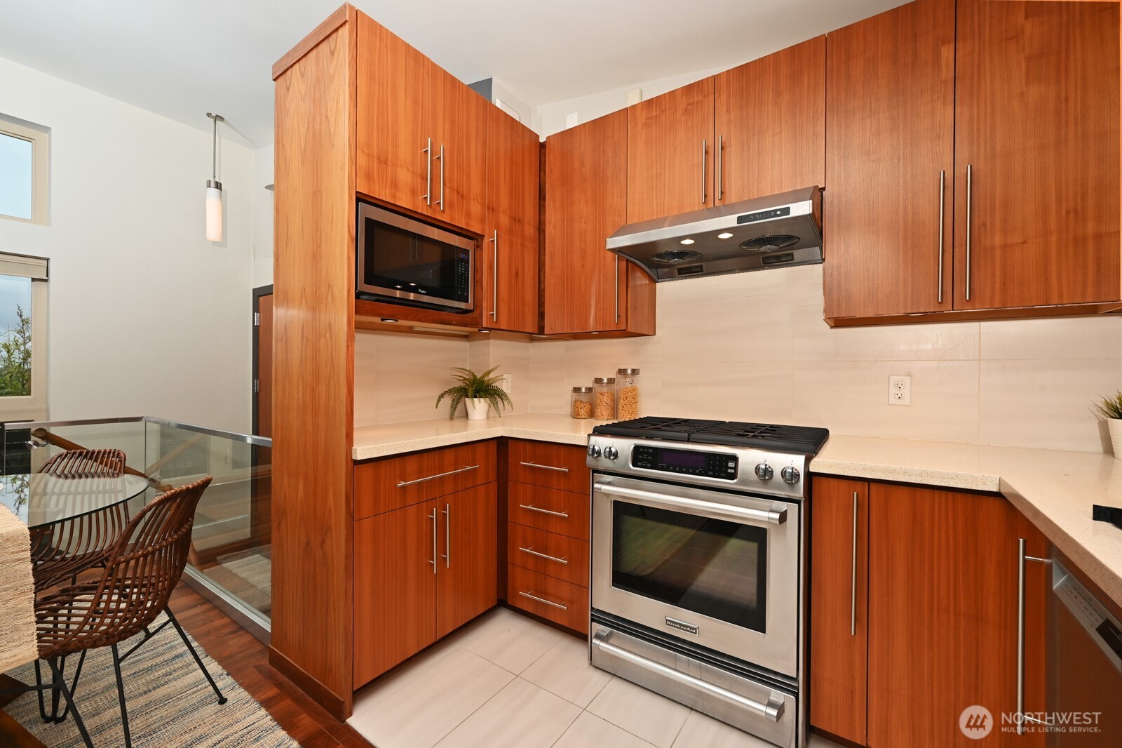 8218 2nd Avenue NE Seattle WA 98115