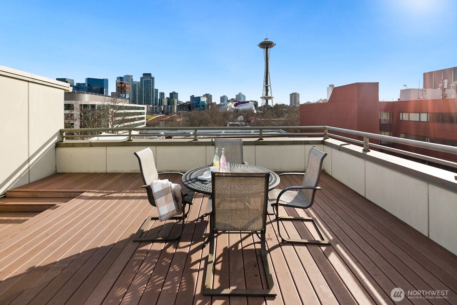 621 5 Avenue N Seattle WA 98109