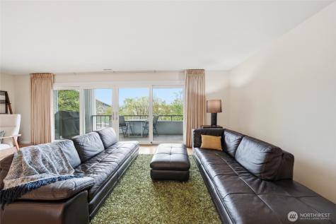 2565 Dexter Avenue N Seattle WA 98109