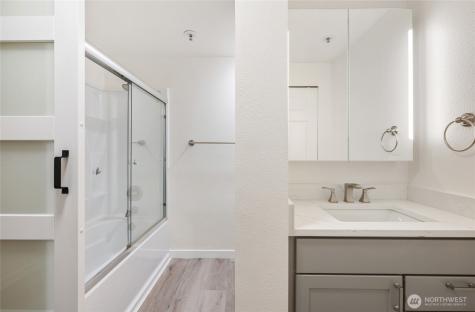 12618 109th Court NE Kirkland WA 98034