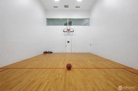 12618 109th Court NE Kirkland WA 98034