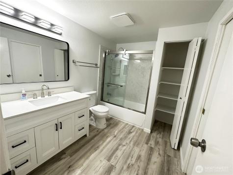 25051 144th Pl SE Kent Wa 98042 Kent WA 98042