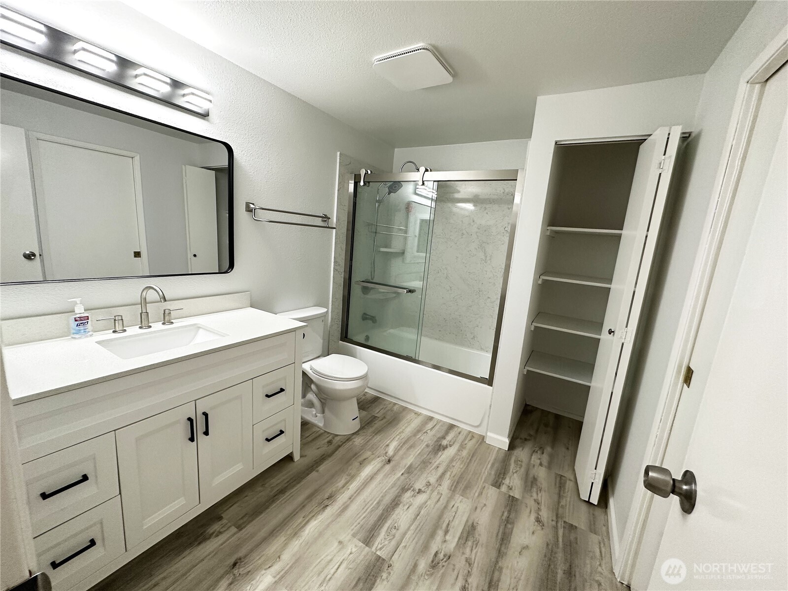 25051 144th Pl SE Kent Wa 98042 Kent WA 98042