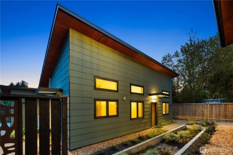 8623 30th Avenue SW Seattle WA 98126