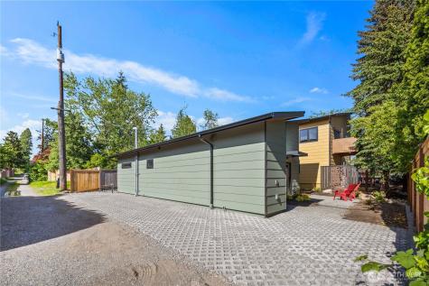 8623 30th Avenue SW Seattle WA 98126