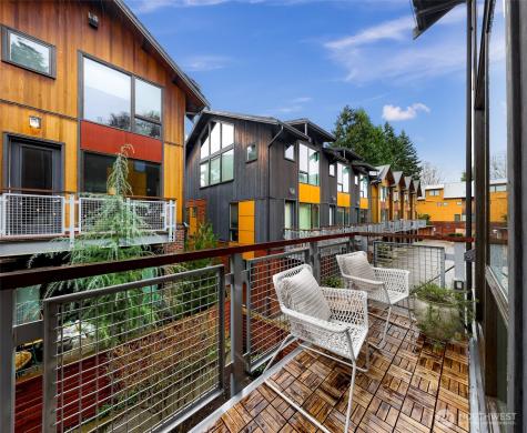 6522 32nd Avenue NE Seattle WA 98115