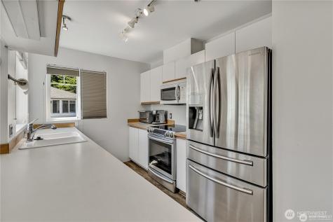 22106 41st Place S Kent WA 98032