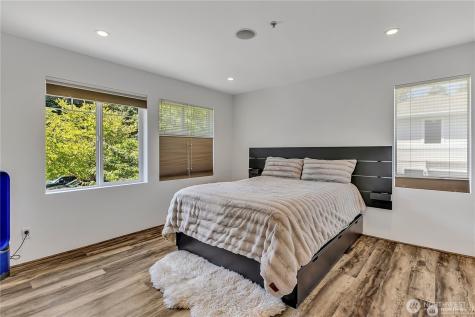 22106 41st Place S Kent WA 98032