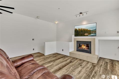 22106 41st Place S Kent WA 98032