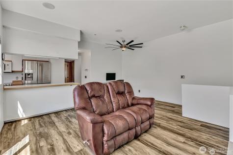 22106 41st Place S Kent WA 98032