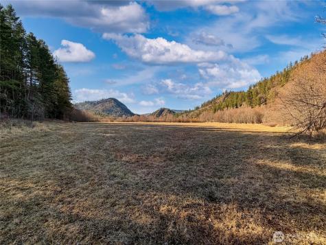 1721 Aeneas Valley Road Tonasket WA 98855