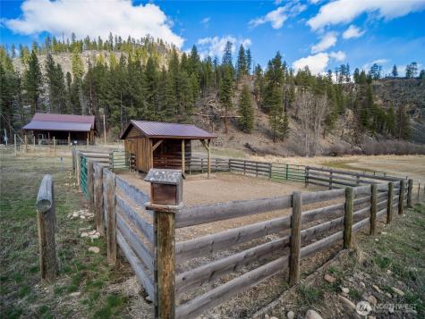 1721 Aeneas Valley Road Tonasket WA 98855