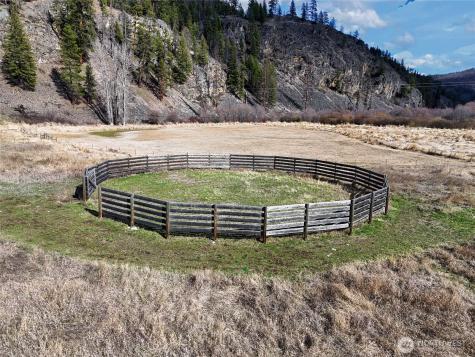 1721 Aeneas Valley Road Tonasket WA 98855