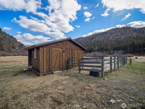 1721 Aeneas Valley Road Tonasket WA 98855