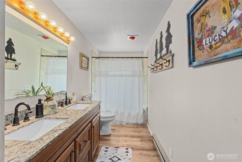 93 Warren Road Tonasket WA 98855