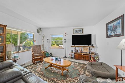 5787 Fruitland Valley Road Fruitland WA 99129