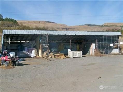 618 Jack Wells Road Bridgeport WA 98813