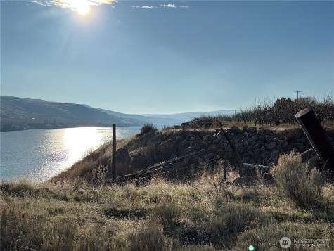 556 Jack Wells Road Bridgeport WA 98813