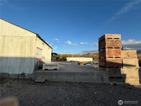 556 Jack Wells Road Bridgeport WA 98813