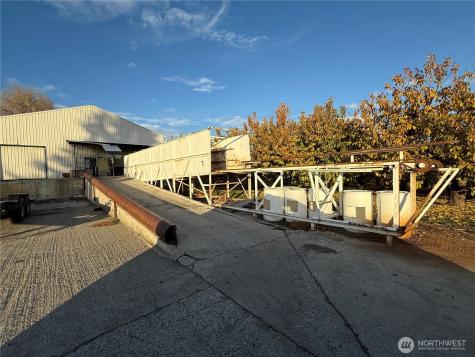 556 Jack Wells Road Bridgeport WA 98813