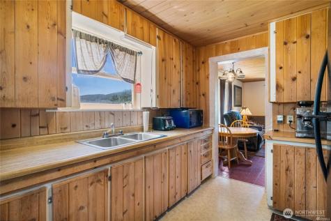 579 Eastside Chewuch Road Winthrop WA 98862