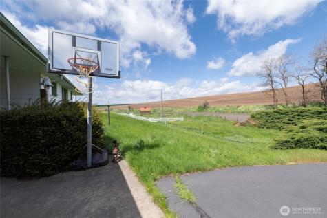 950 Lewis Peak Road Waitsburg WA 99361
