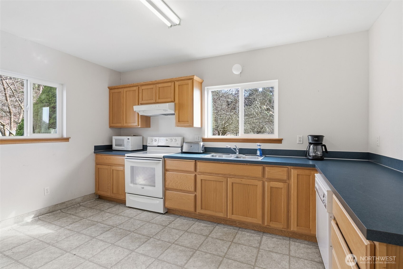 957 W State Route 4 Cathlamet WA 98612