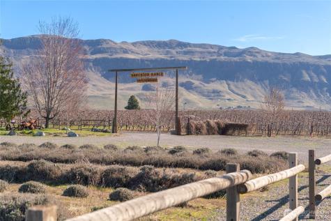 980 S Webb Place East Wenatchee WA 98802