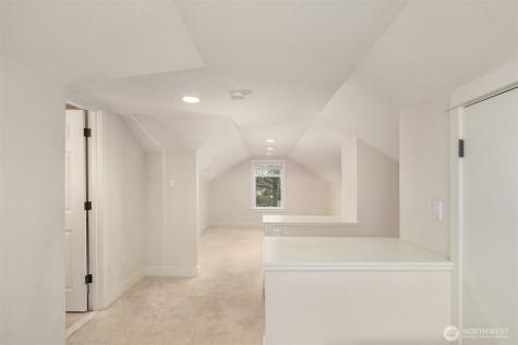 20802 SE 34th Street Sammamish WA 98075