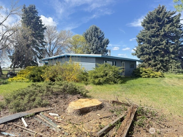 2493 19 NE Soap Lake WA 98851