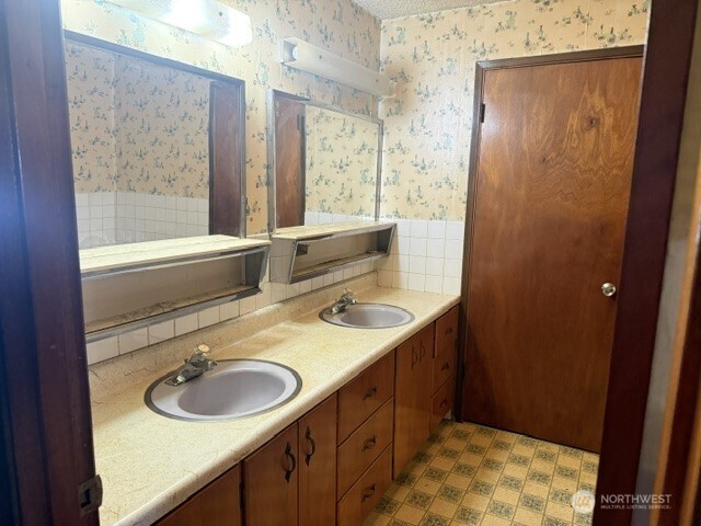 2493 19 NE Soap Lake WA 98851