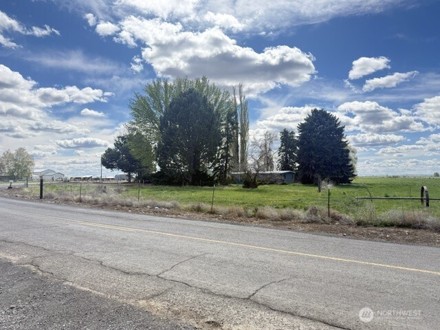 2493 19 NE Soap Lake WA 98851